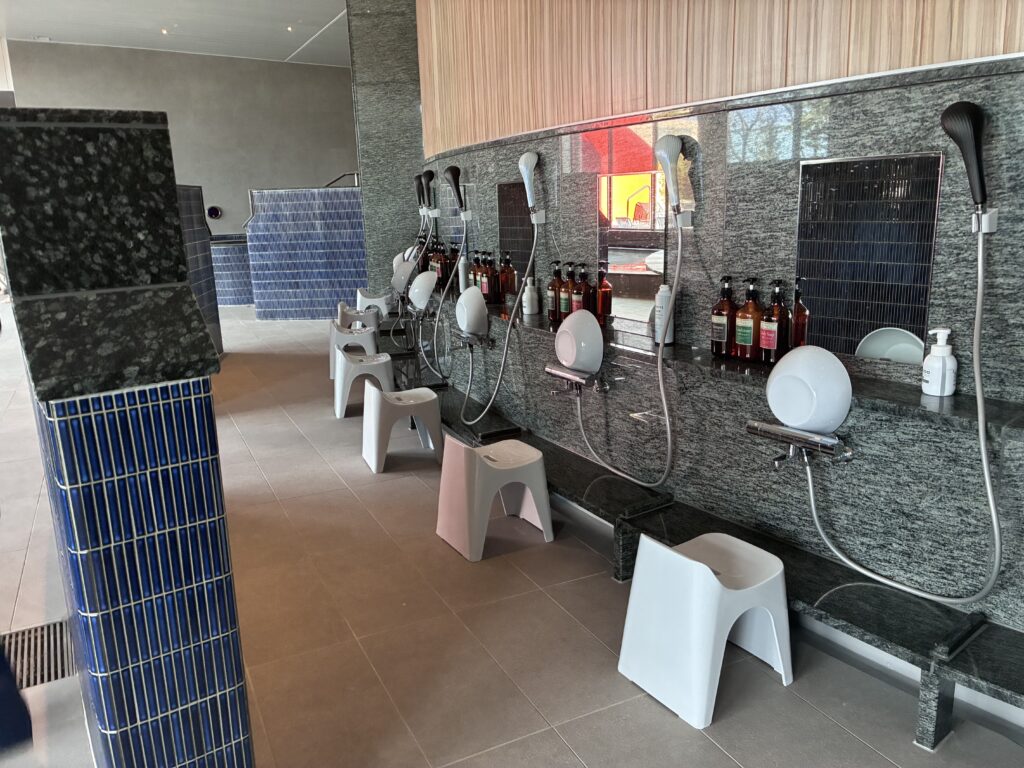 舞浜ユーラシア＿男性浴場洗い場